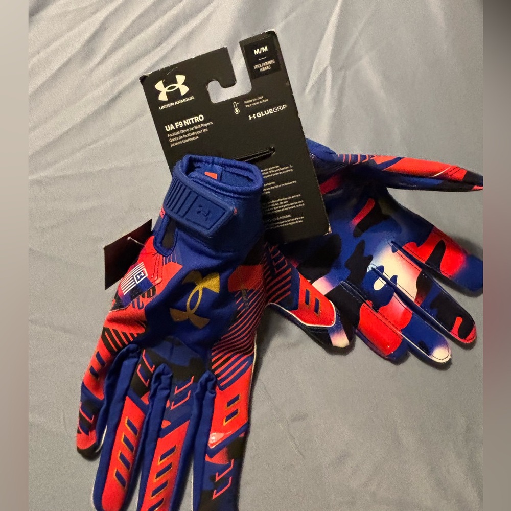 Under Armour F9 Nitro Adult M football gloves